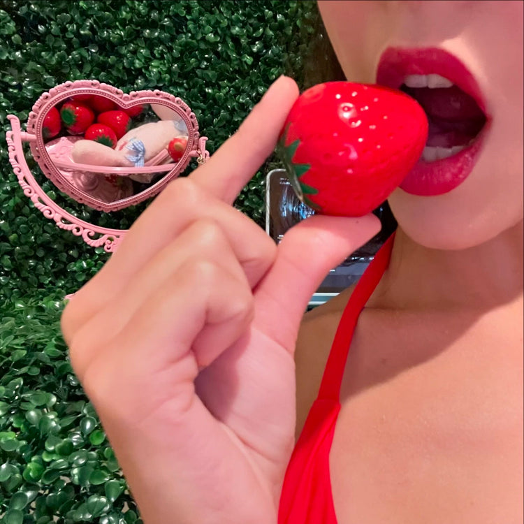 𝐒𝐓𝐑𝐀𝐖𝐁𝐄𝐑𝐑𝐘 𝐁𝐀𝐋𝐌 🍓